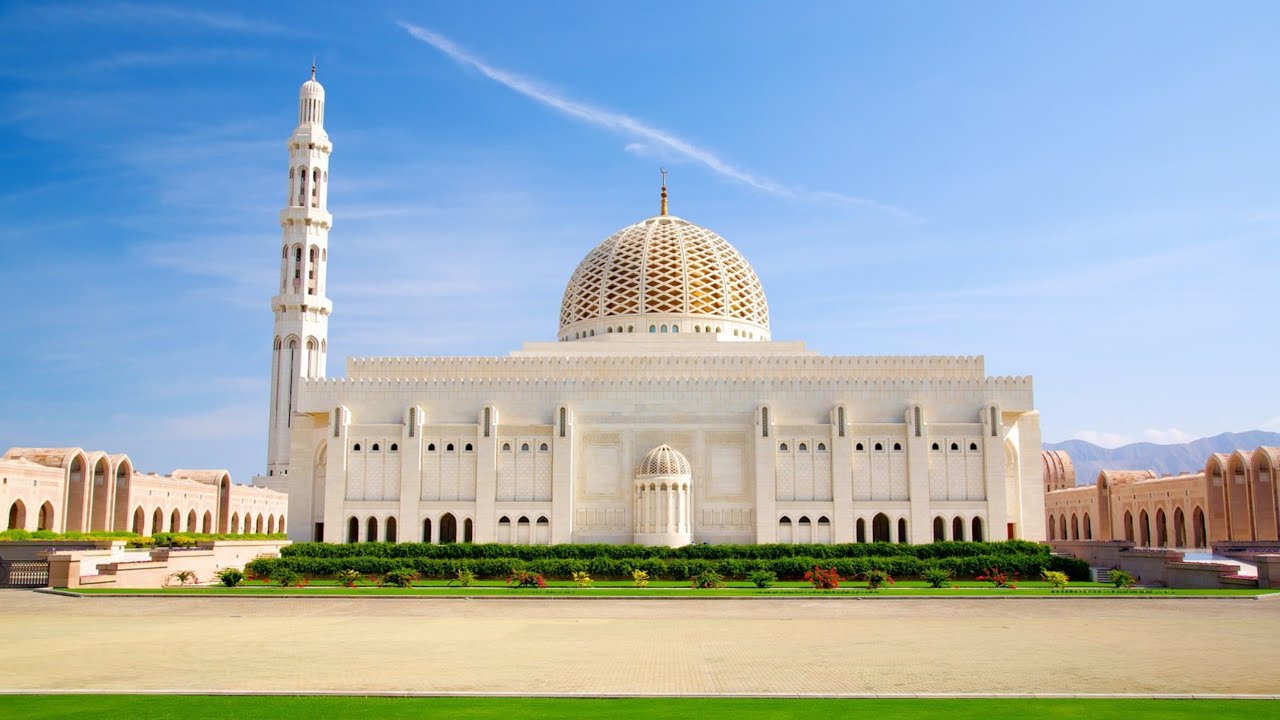 جامع السلطان قابوس في رمضان.. أجواء إيمانية وذكريات لا تنسى