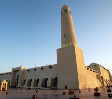 جامع محمد بن عبدالوهاب في الدوحة وحكاية مدفع الإفطار