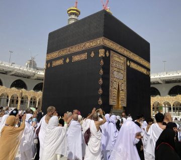 رحلة عمرة ذهاب وعودة بـ 9 آلاف جنيه
