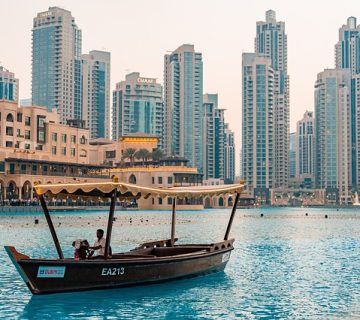 السياحة الشتوية في الإمارات والتزلج على رمال الصحراء
