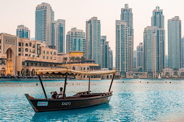 السياحة الشتوية في الإمارات والتزلج على رمال الصحراء