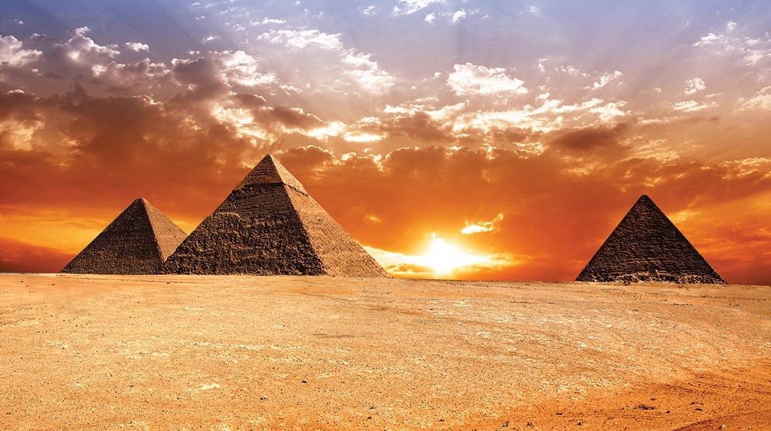 هل يتم "تبليط" أهرامات الجيزة؟.. خبراء يجيبون