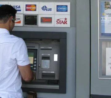 كيف تتجنب الاستخدام الخاطئ لبطاقات الإئتمان أثناء السفر؟